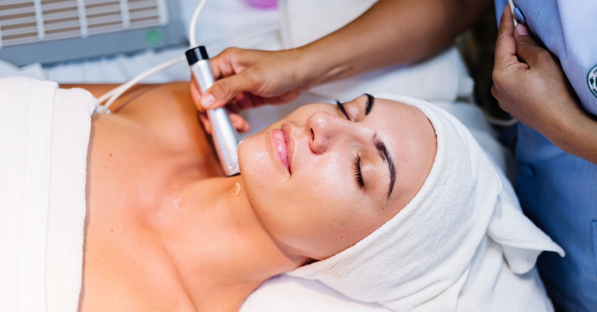 Limpieza facial con opciones de tratamiento en Tarragona