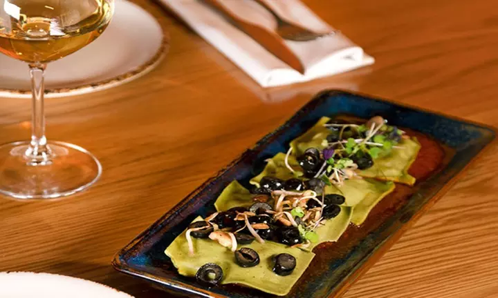 Menú especial prémium para 2 o 4 personas con botella de vino