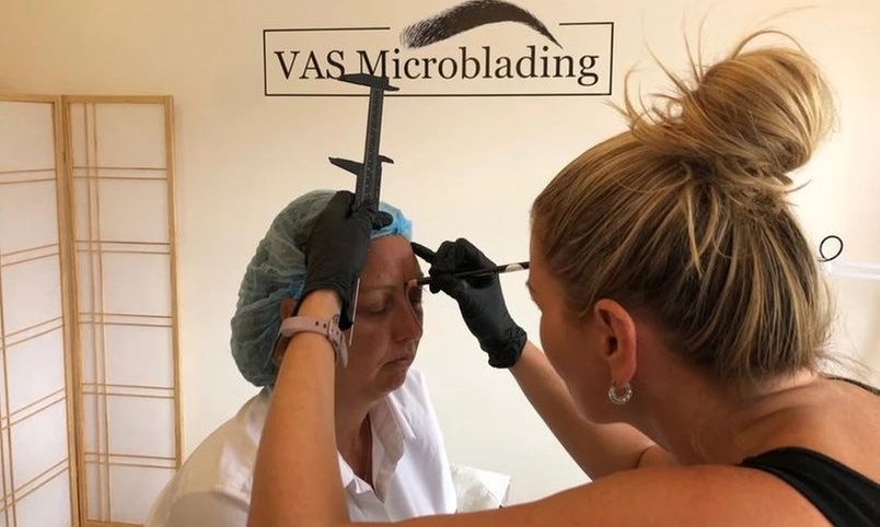Eyebrow Microblading