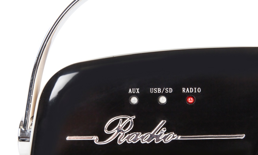 Image 4: Akai Vintage-Style Radio