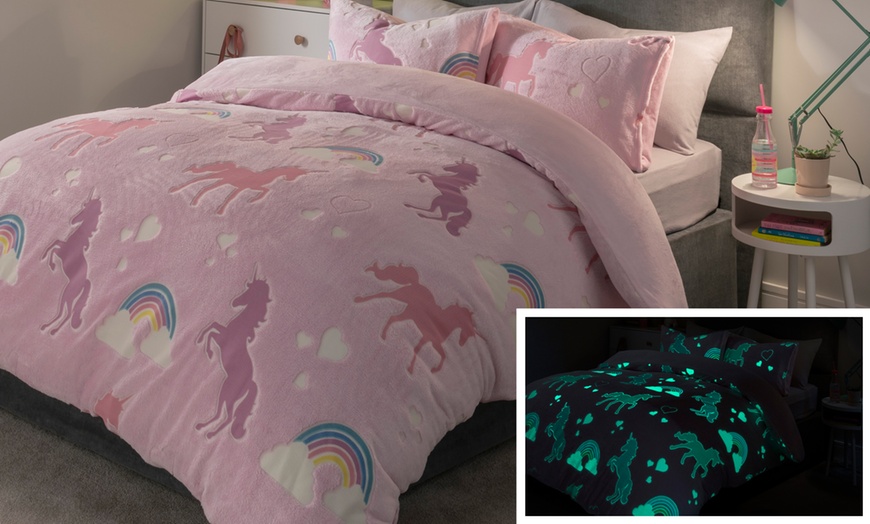 Image 1: Glow in The Dark Fleece Duvet Set