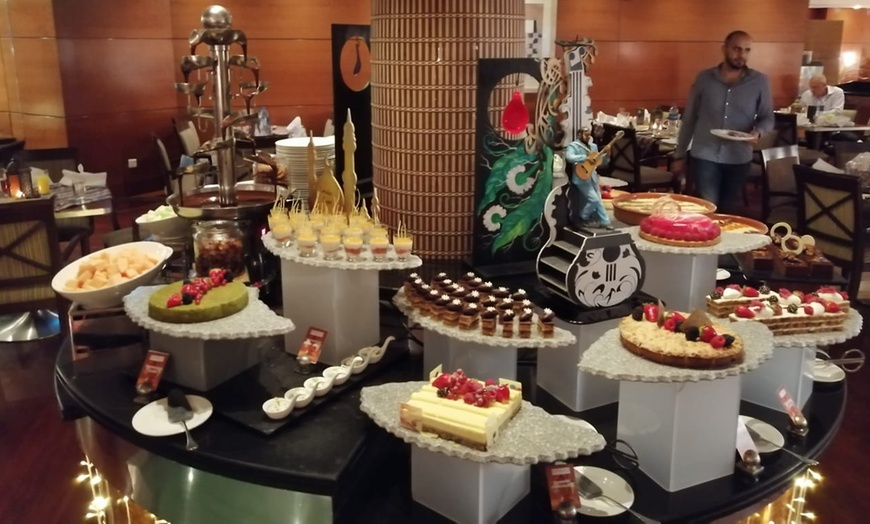 Image 5: Iftar Buffet at Pergola @ 5* Swissotel Al Murooj