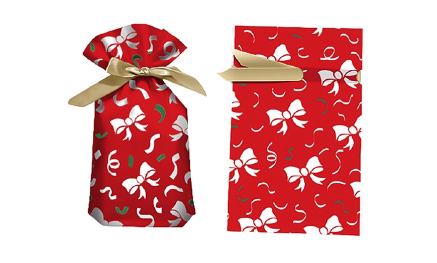 Image 3: 50-Piece Christmas Drawstring Gift Bag Set