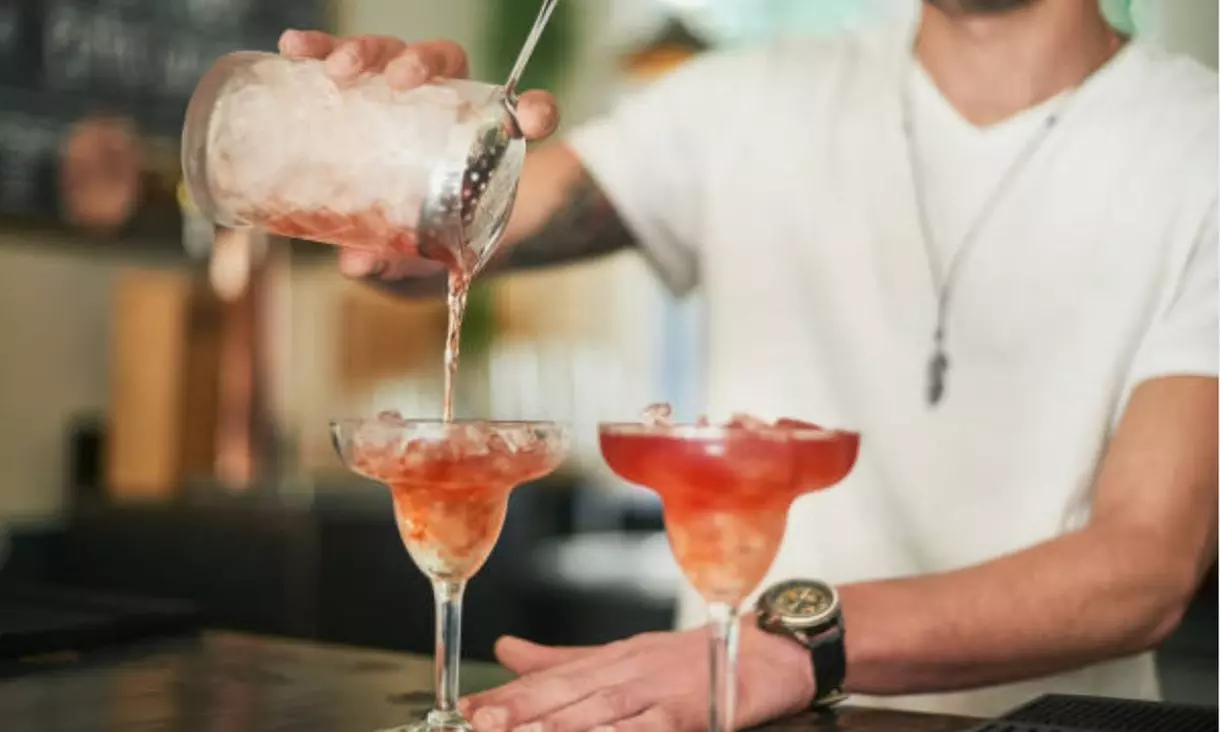 Entrada con 4 cócteles y show de baile en Circus Alcalá