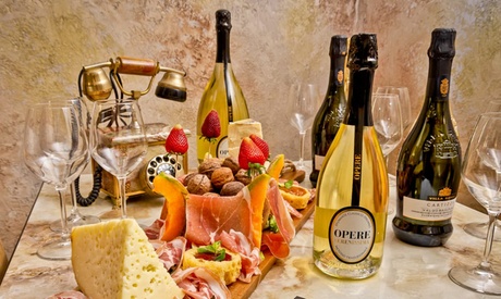 Aperitivo Luxury con drink e delizie della casa o con maxi tagliere al bistrot Auroom79 (sconto fino a 64%)