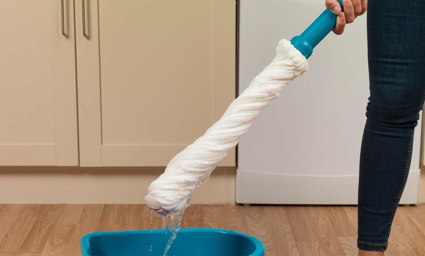 Image 5: Beldray 14L Bucket Sponge Mop