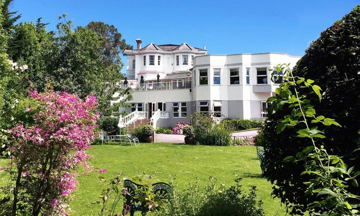 Torquay: Family or Double Room with Breakfast & Optional Food Credit