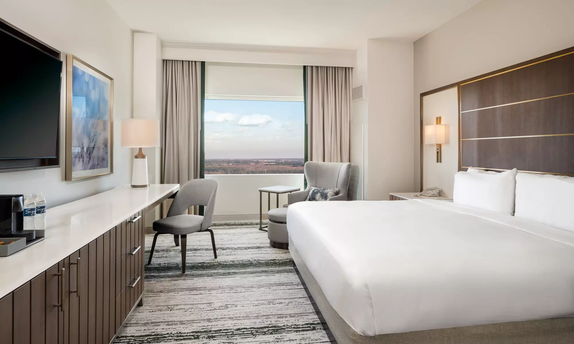 Luxury 5-Star Resort in Bonnet Creek with Disney Perks & Pools