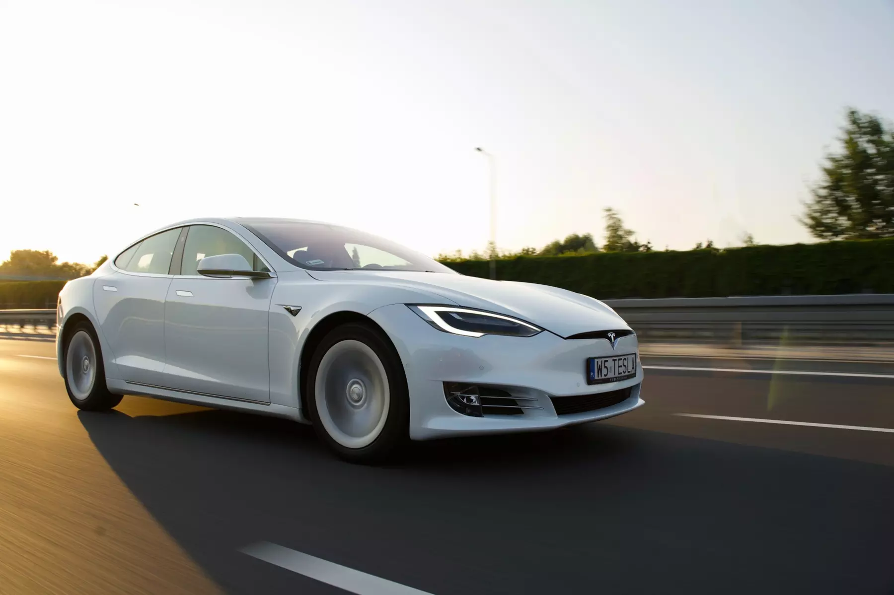 Do 50% zniżki na Limuzyna (jazda/doświadczenie) w Tesla Warszawa