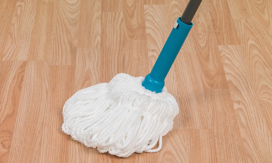 Image 6: Beldray Twist Mop with 10L Bucket