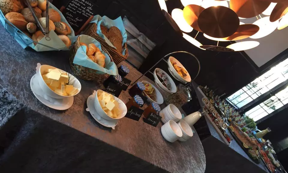 Exklusiver Brunch am Phoenix-See inkl. Empfangssekt für 1 - 4 Personen