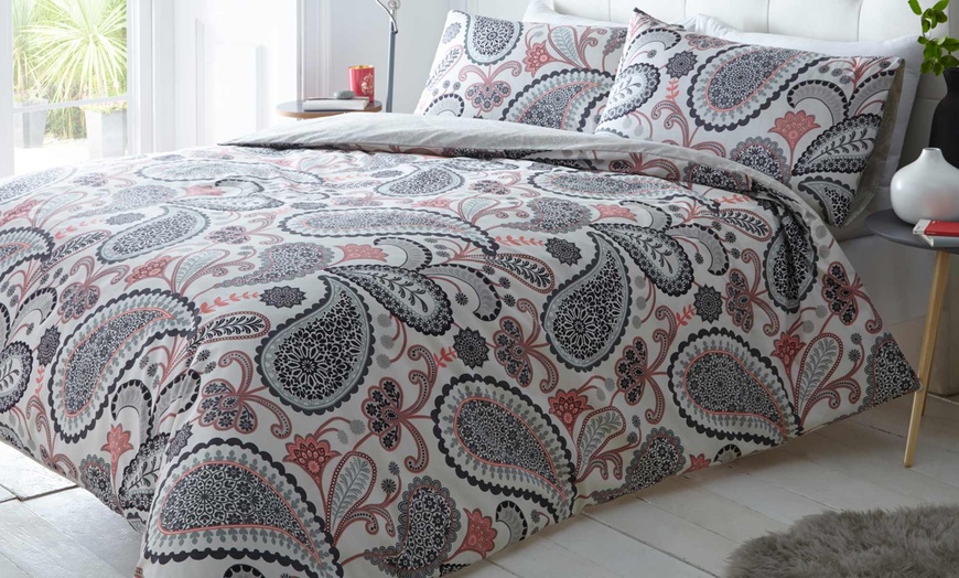 Image 13: Bold Paisley Duvet Cover Set