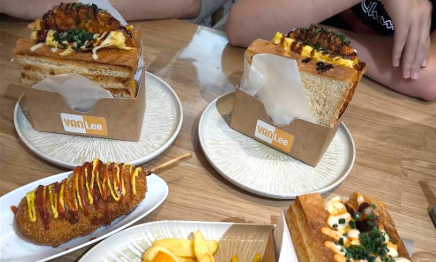 Image 8: Korean Eggdrop Toast nach Wahl inkl. Pommes / Süßkartoffel & Softdrink