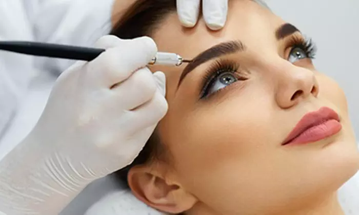 Microblading des sourcils avec Cath's Eyes
