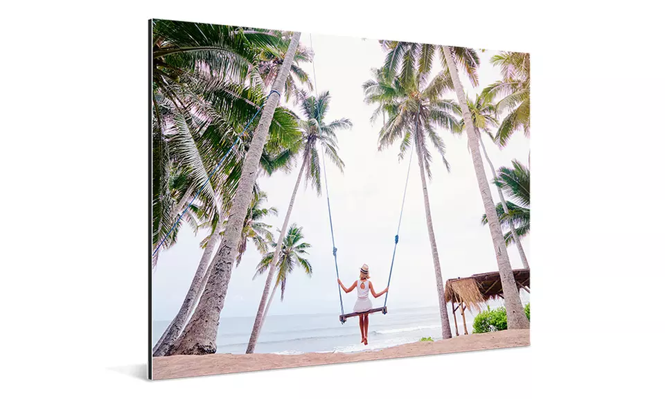 1 of 2 foto's op metaal