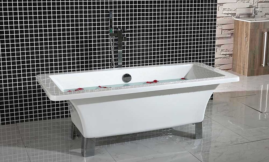 Image 2: Deluxe Home Bath