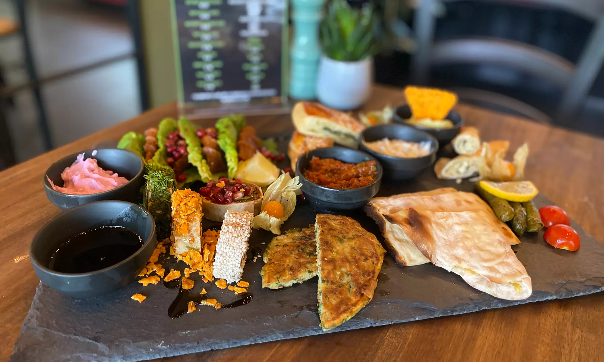 3-Gänge Hot Rolls Menü inkl. Vorspeise im Hot Rolls Hamburg (bis zu 51%) - Primary Image