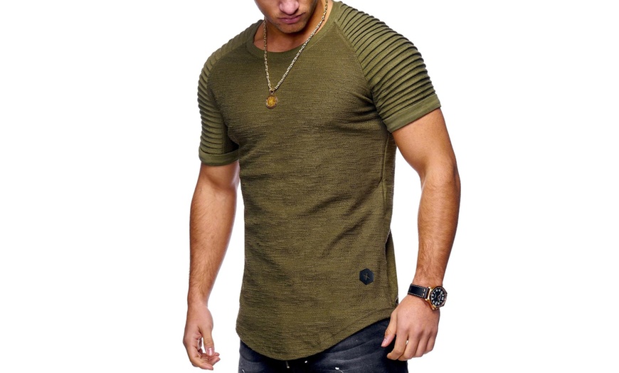 Image 3: Men's Textured T-Shirt