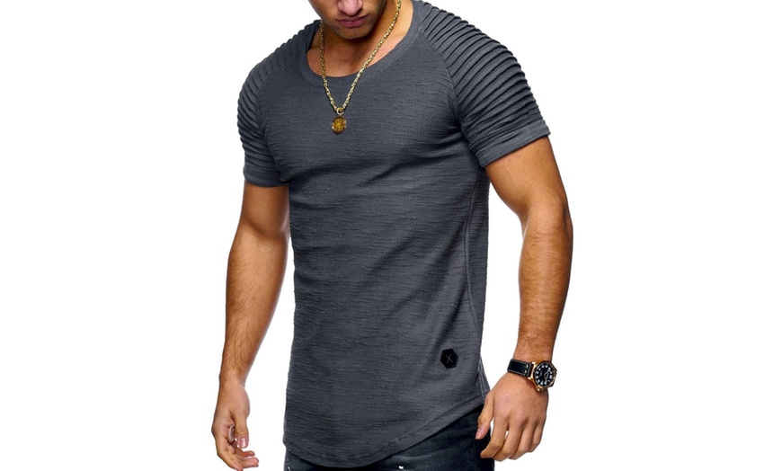 Image 4: Men's Textured T-Shirt