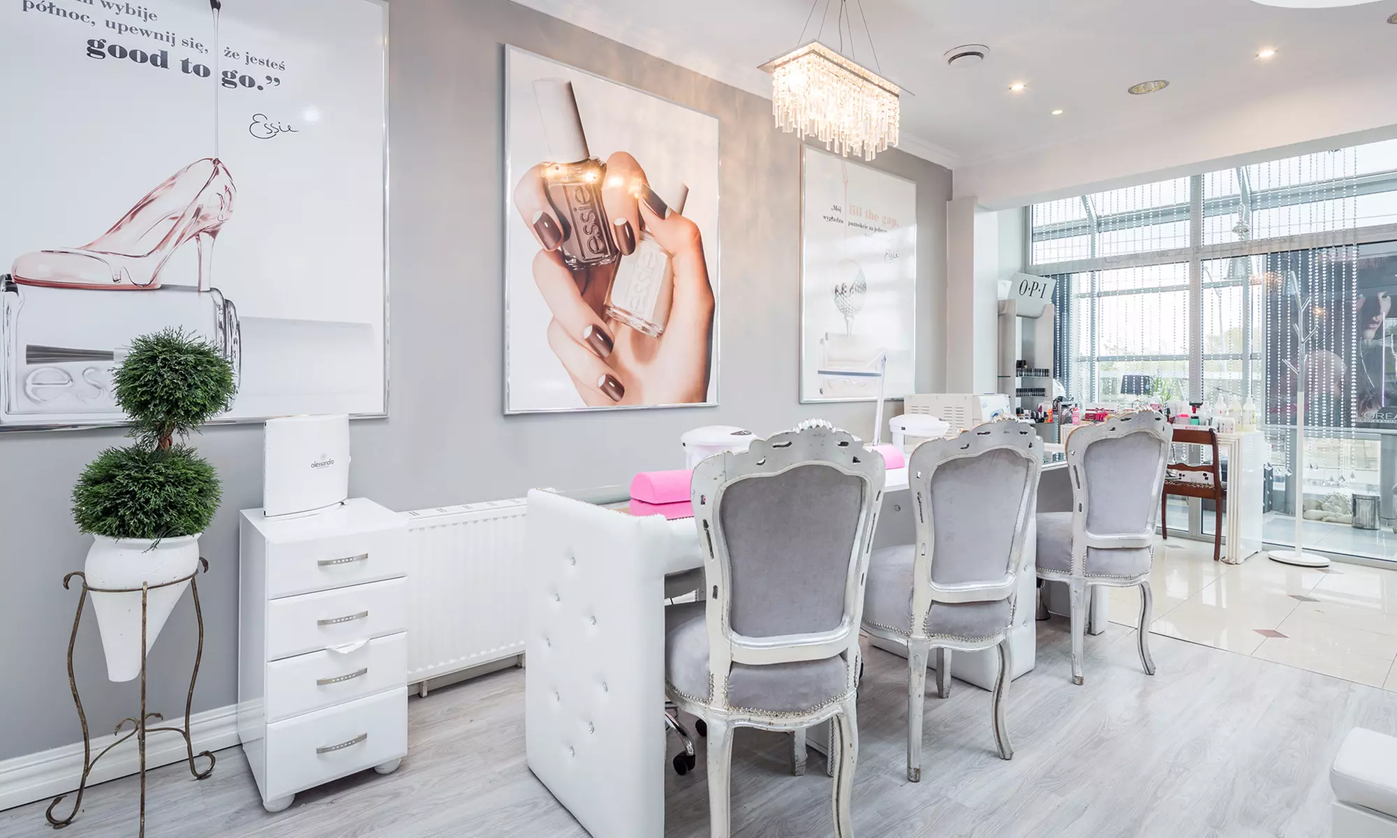 Do 51% zniżki na Zabieg na twarz w Lafayette Salony Pielęgnacji Urody (KN)