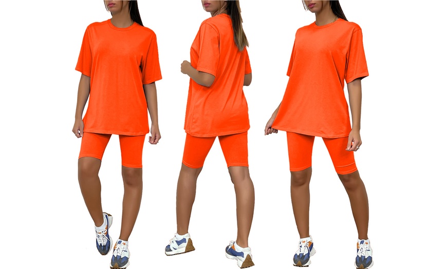 Image 9: Women's T-Shirt and Shorts Fitness Set