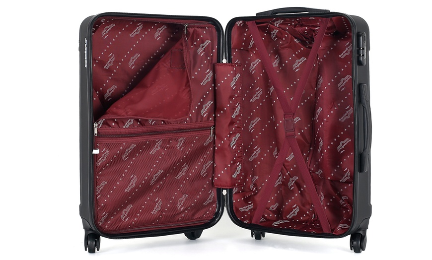 Image 7: Set of Three Suitcases