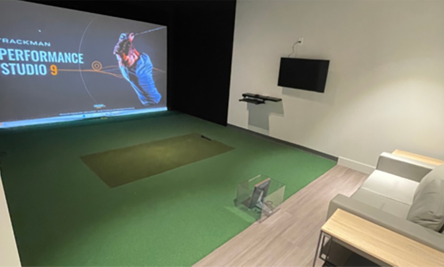 Image 5: Enjoy 60 Minutes of Indoor Golf for One, Two, or Four Players