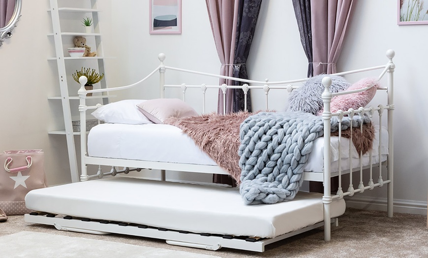 Image 2: White Metal Traditional Day Bed