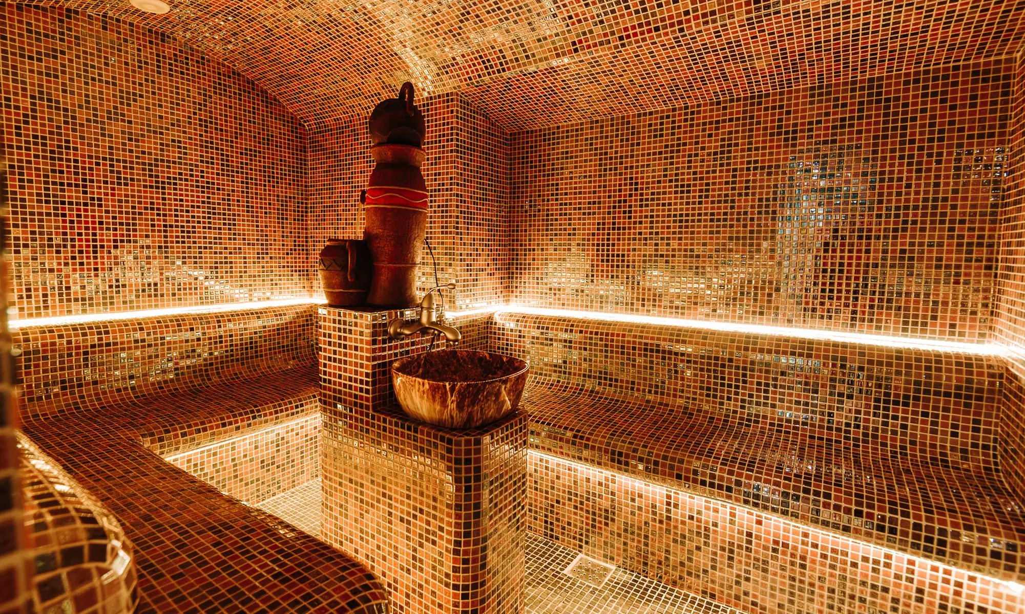 Circuito spa con opción a almuerzo o cena con bebida y masaje para 2