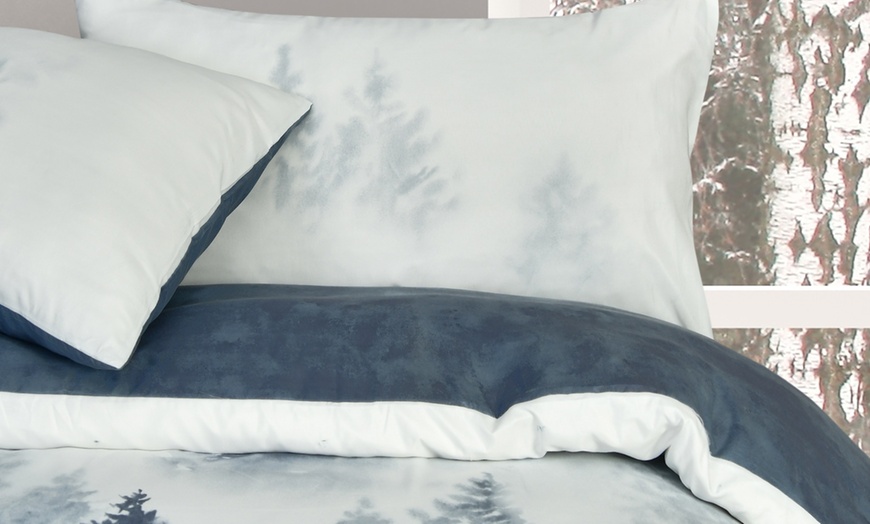 Image 3: Super Soft Reversible Misty Forest Duvet Set 