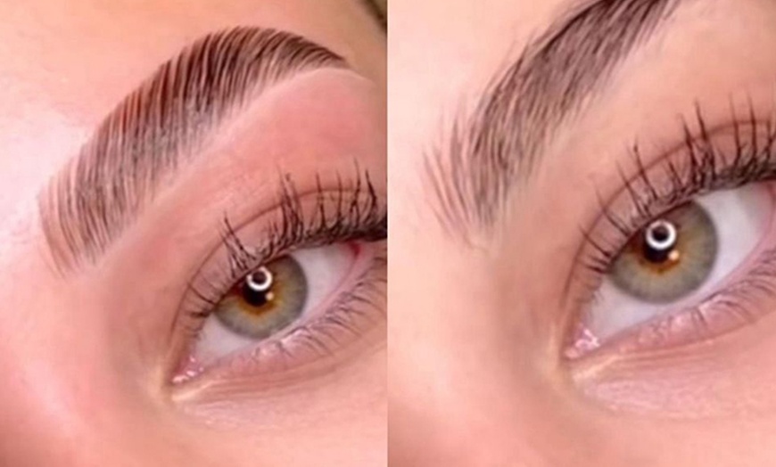 Image 2: Natürliche Schönheit, neu definiert: Brow oder Lash Lifting