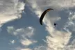 Vuelo en parapente biplaza o a motor con piloto titulado para 1 persona en Íkaro Parapente - Image 3
