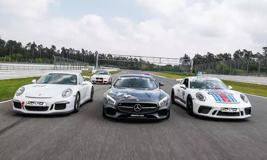 Rennwagen fahren bei Starperformance Racing