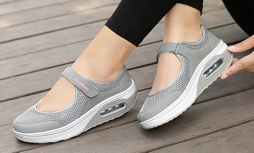 Image 9: Ultra Light Breathable Mesh Shoes