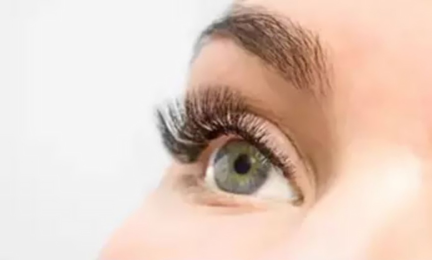 Image 2: Rehaussement de cils ou sourcils avec teinture en option à Armibeauty