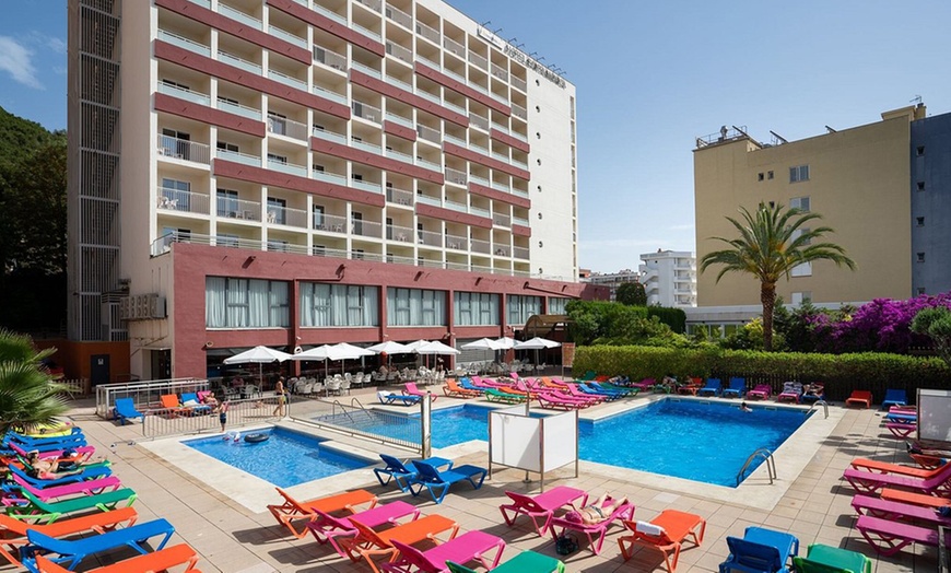 Image 2: Calella: Twin Room with Half Board, Full Board or All-Inclusive