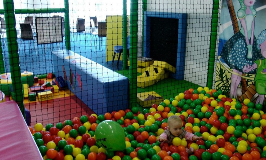 Image 2: 90-Minute Soft Play Area Entry