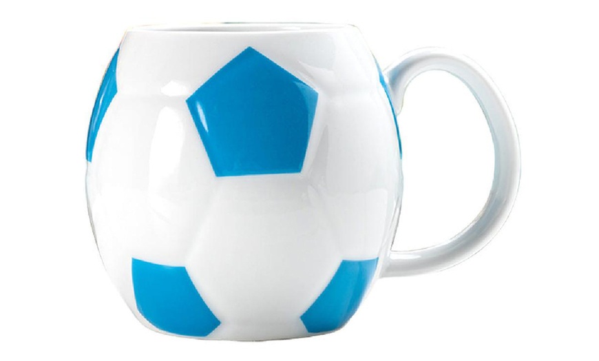 Image 4: Tasse à bière en forme de ballon de football