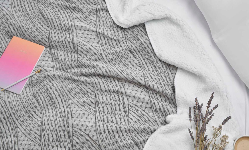 Image 4: Chunky Knit Reversible Sherpa Throw