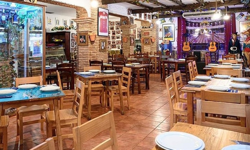 Image 3: Descubre el Sabor de Cádiz en Málaga