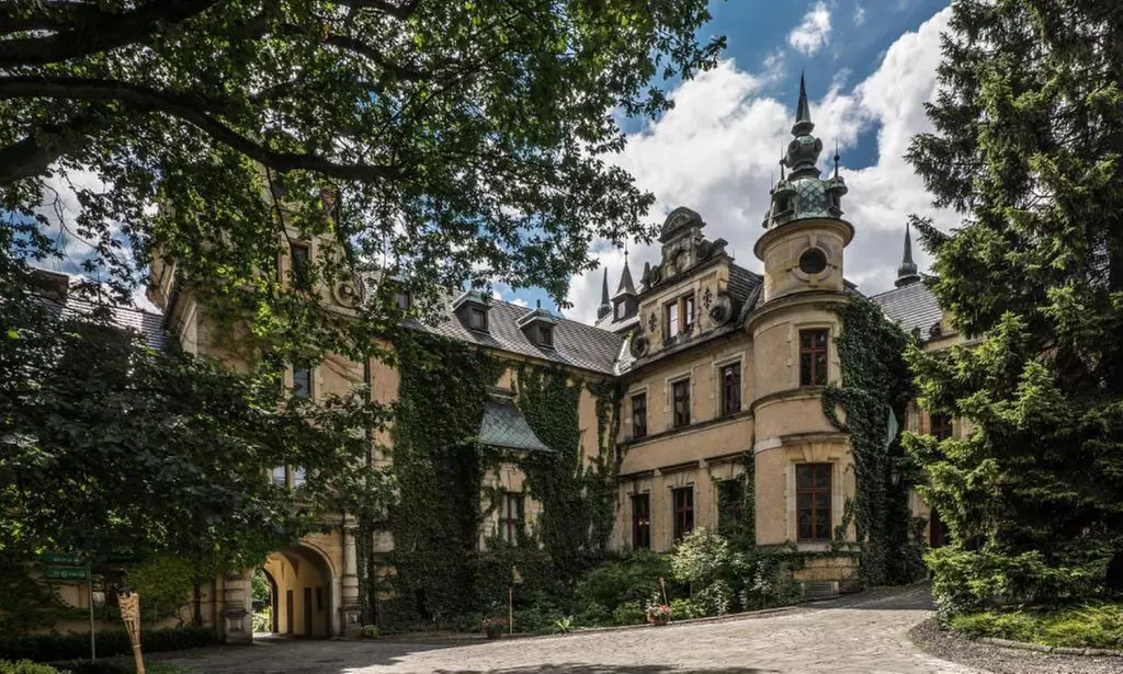 Niederschlesien: Doppelzimmer mit Halbpension auf dem Schloss