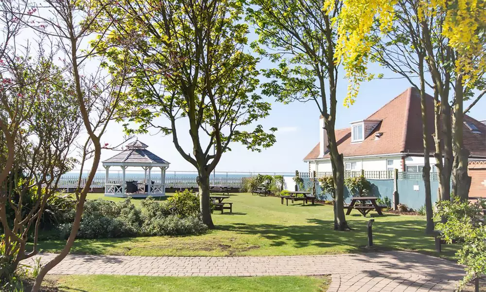 Essex: Double Room with Breakfast