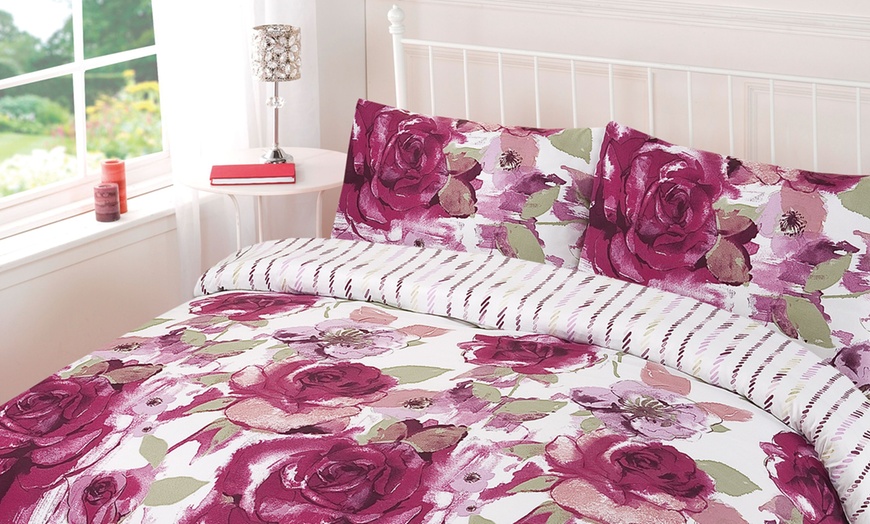 Image 13: Duvet Sets in Choice of Design