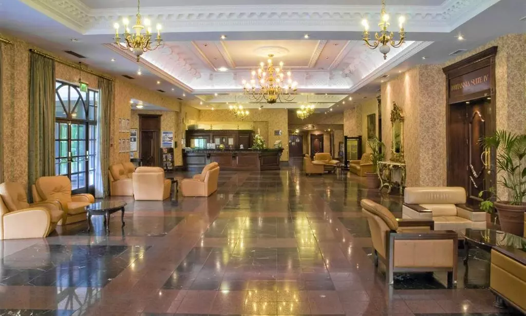 Coventry: Standard Double or Twin Room with Breakfast & Leisure Access