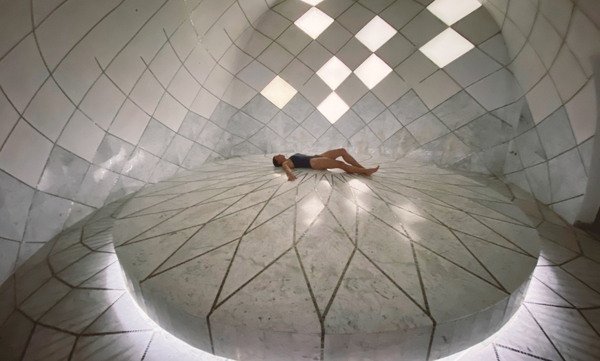 Image 2: Circuito termal para 2 personas con opción a masaje y almuerzo