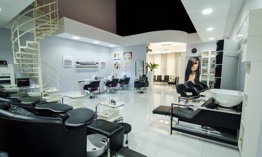 Image 4: Choice of  Facial at Euphoria Ladies Beauty lounge