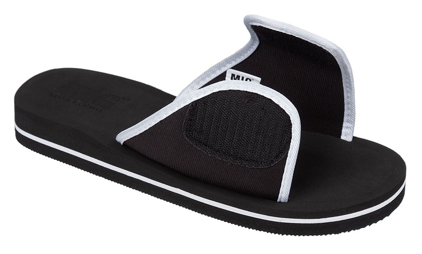 Image 22: Men's Waterproof Beach Flip Flops