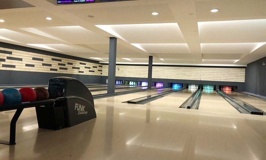 Image 2: 1 oder 2 Stunden Bowling für bis zu 6 Personen inkl. Schuhverleih