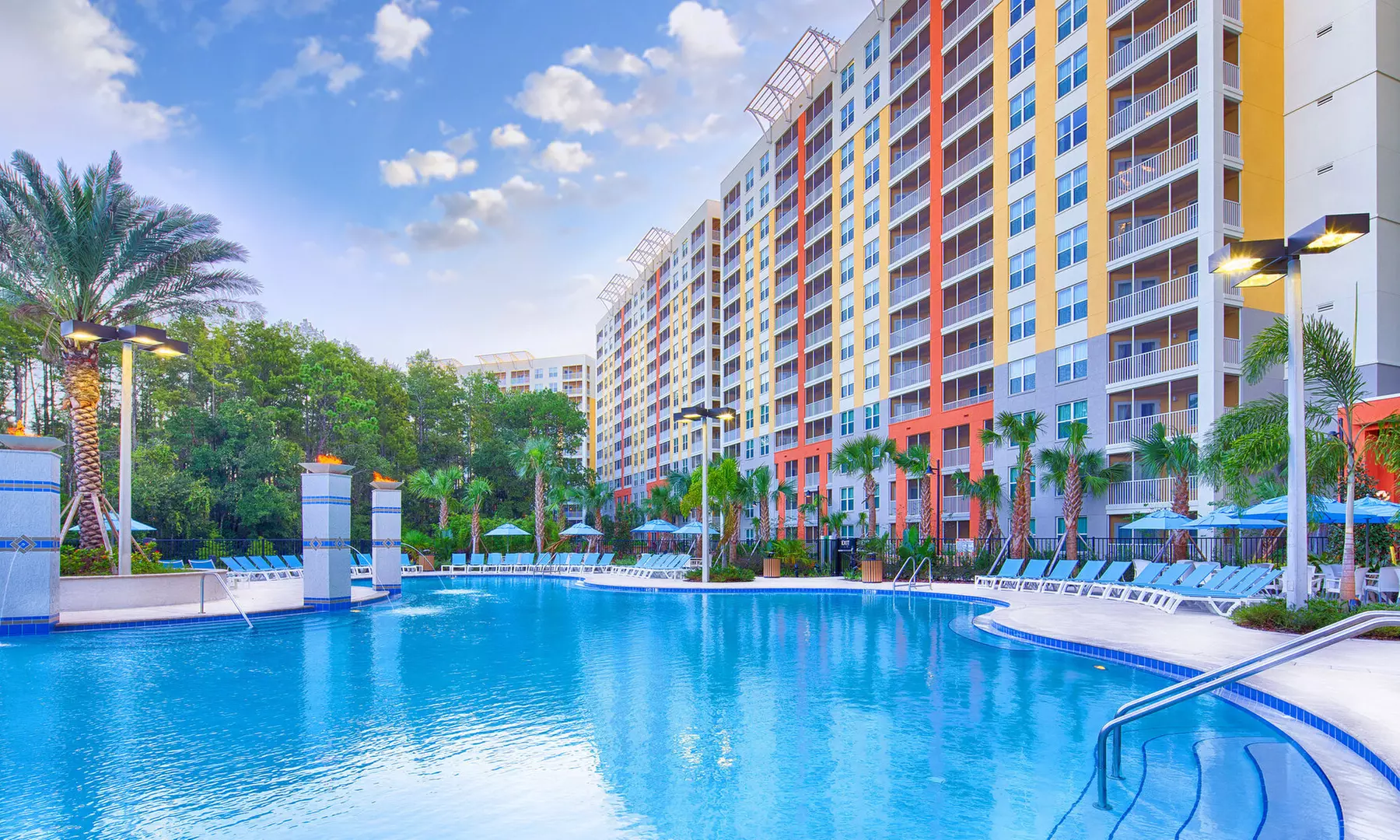 All-Suite Resort near Orlando Theme Parks with Pools & Lake Views