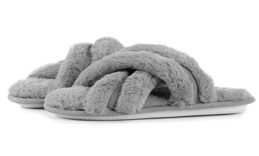 Image 11: Ladies Slip On  Spa Slippers